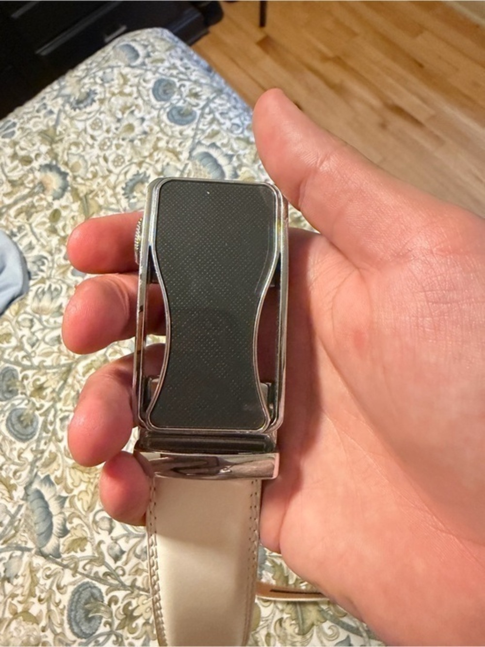 Men's Kemsiant Black & Silver Ratchet Belt with White Strap